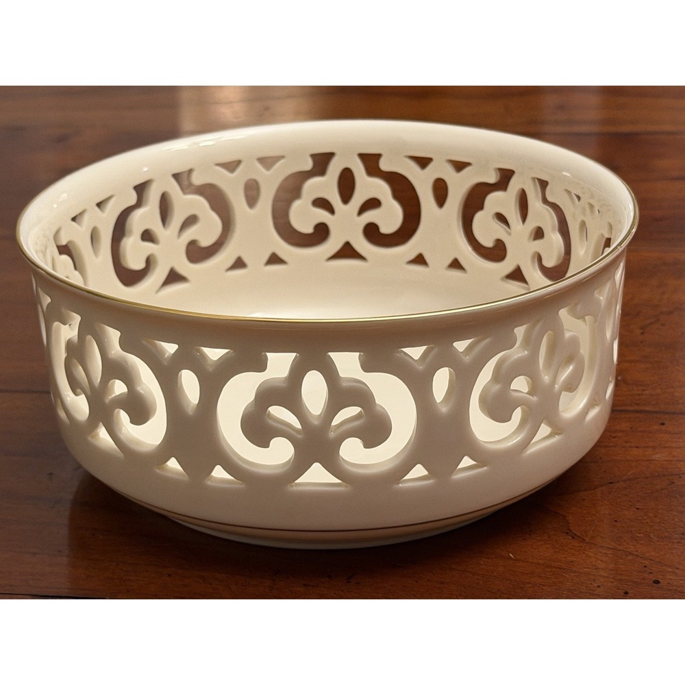 Vtg Lenox Tracery Collection Pierced Round Brittany Bowl 24K Gold Trim